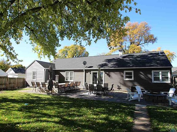 4th image of 302 N Mundt Ave