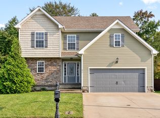 674 Fox Hound Dr, Clarksville, TN 37040