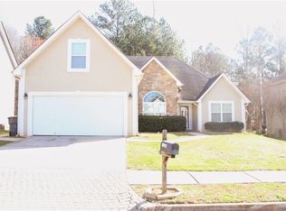 1104 Oak Hollow Ln, Hampton, GA 30228