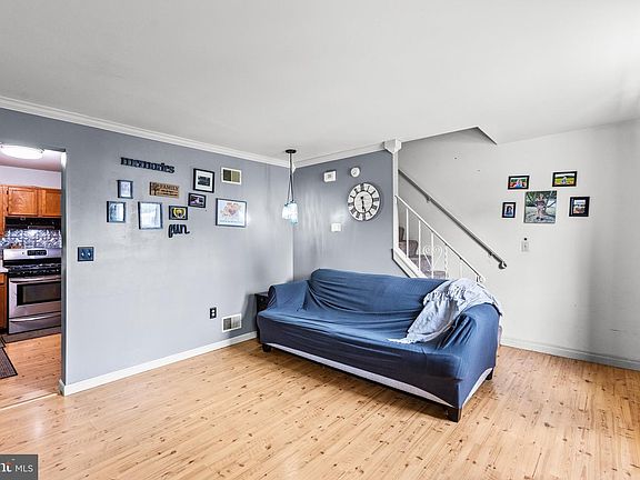 5th image of 3173 Falcon Ln #82B