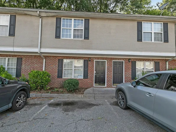 134 Point Place Dr, Cartersville, GA 30120
