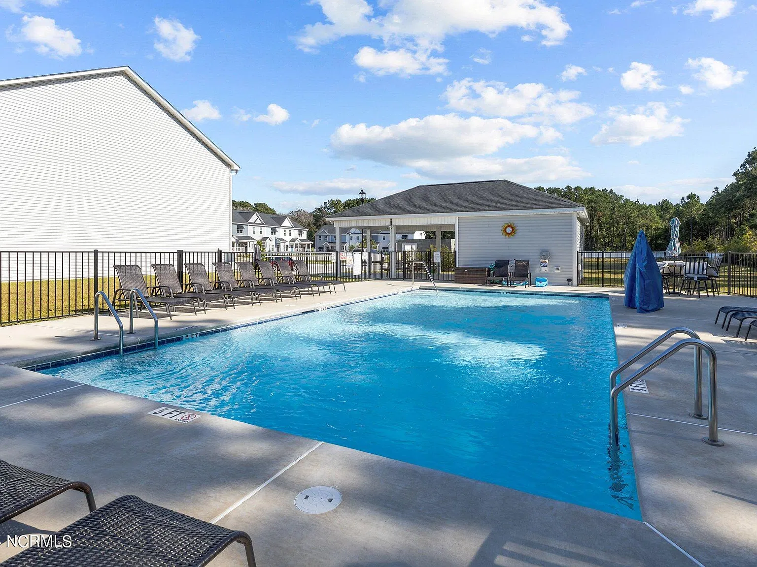 2 bed, 2.5 bath, $1,750 — Photo 2