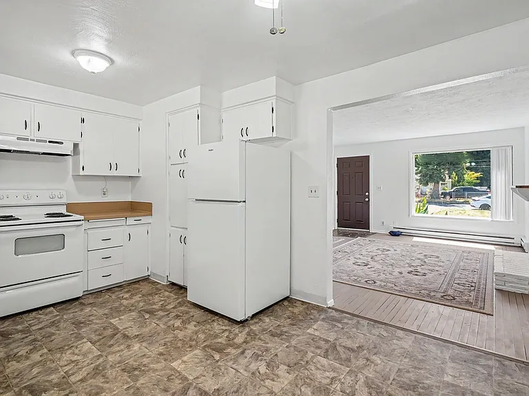 2519-2521 Hyde Ct SE — Photo 11