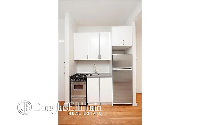 Rented by Douglas Elliman | media 33