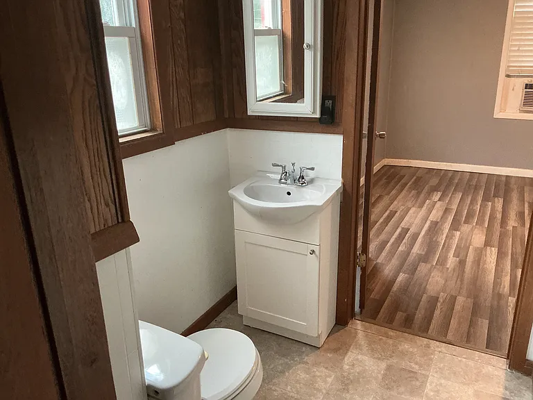 723 Cates St — Photo 10