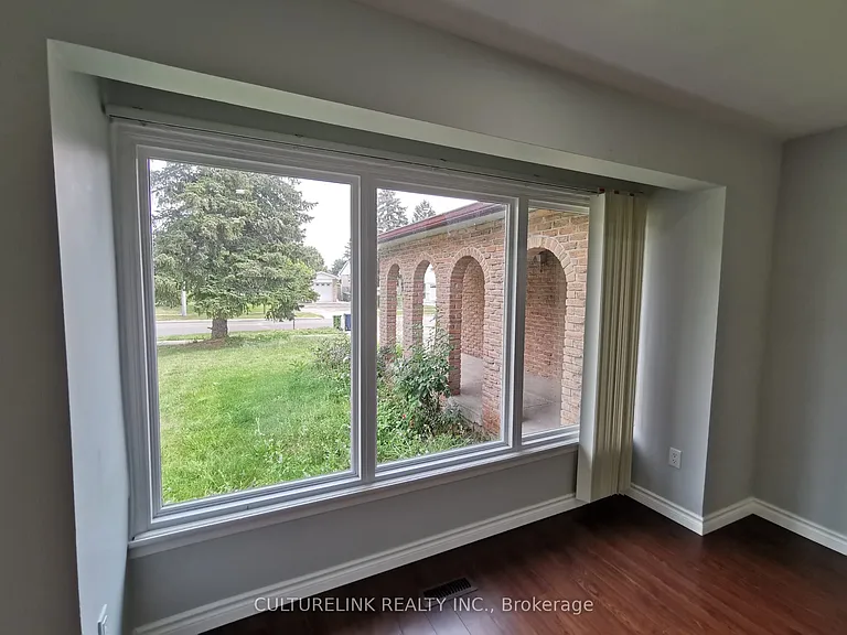 18 Westwater Dr — Photo 10