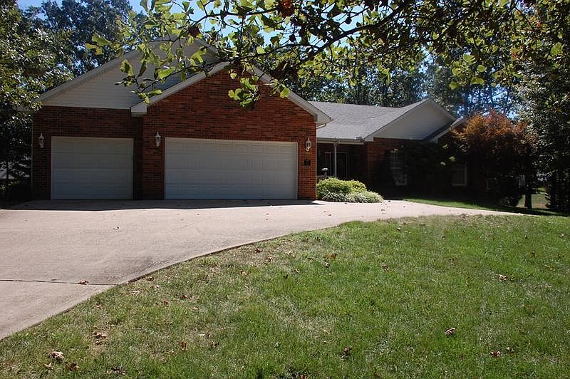 1st image of 27 Dogwood Cir
