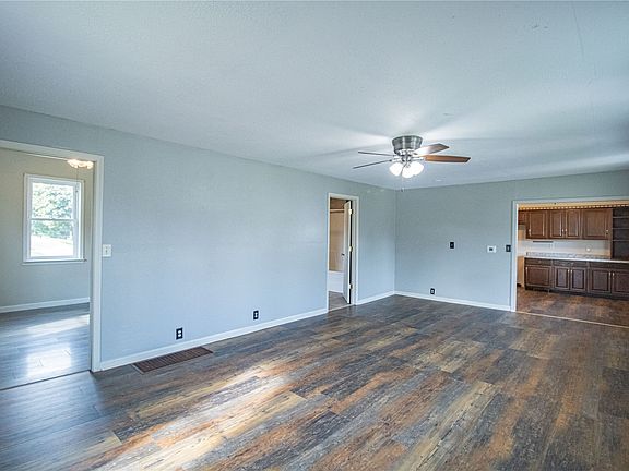 5th image of 250 N Elm St