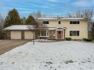 1110 Valley Dr, Duluth, MN 55804