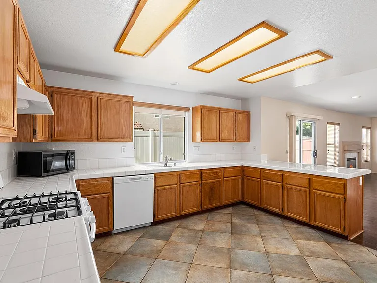 16474 Denhaven Ct — Photo 22