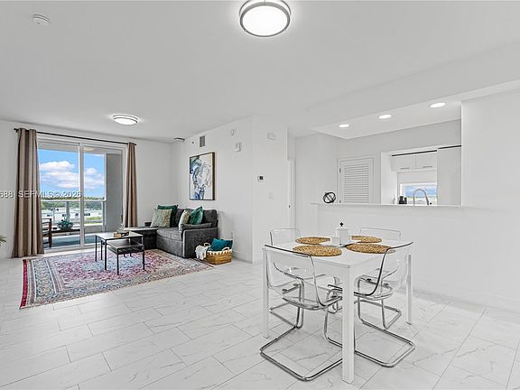 2nd image of 1850 Monroe St #308