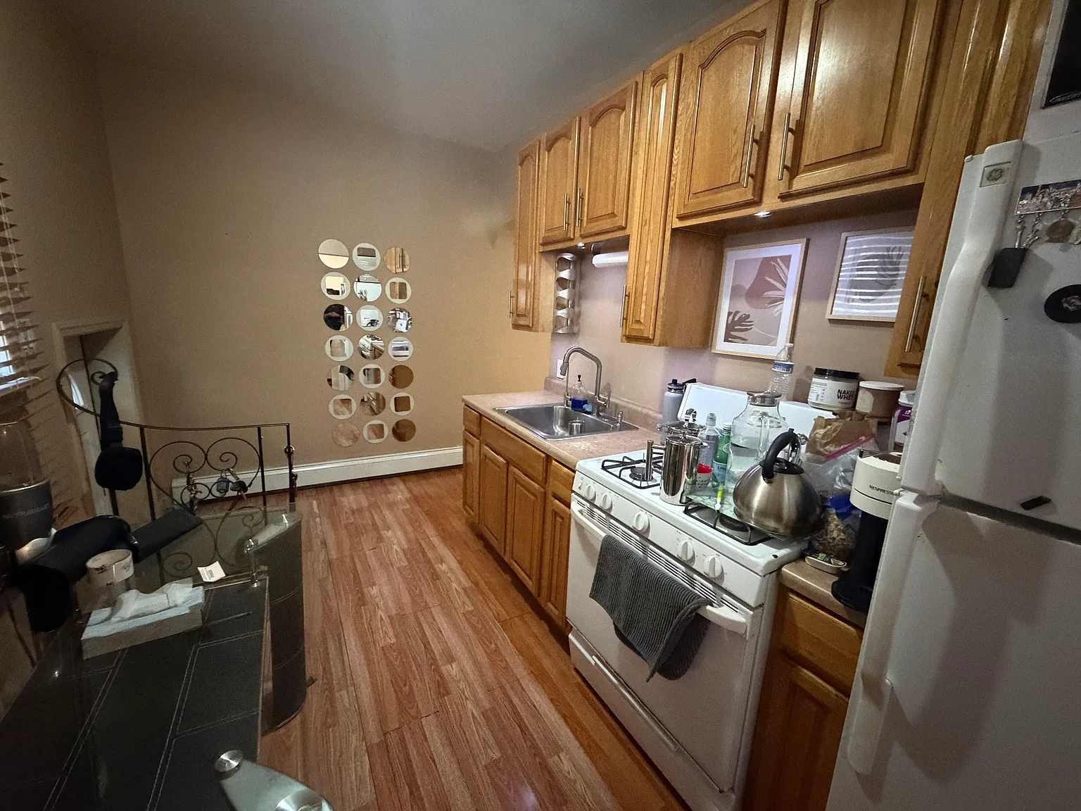 3 bed, 1000 sqft, $2,600 — Photo 4