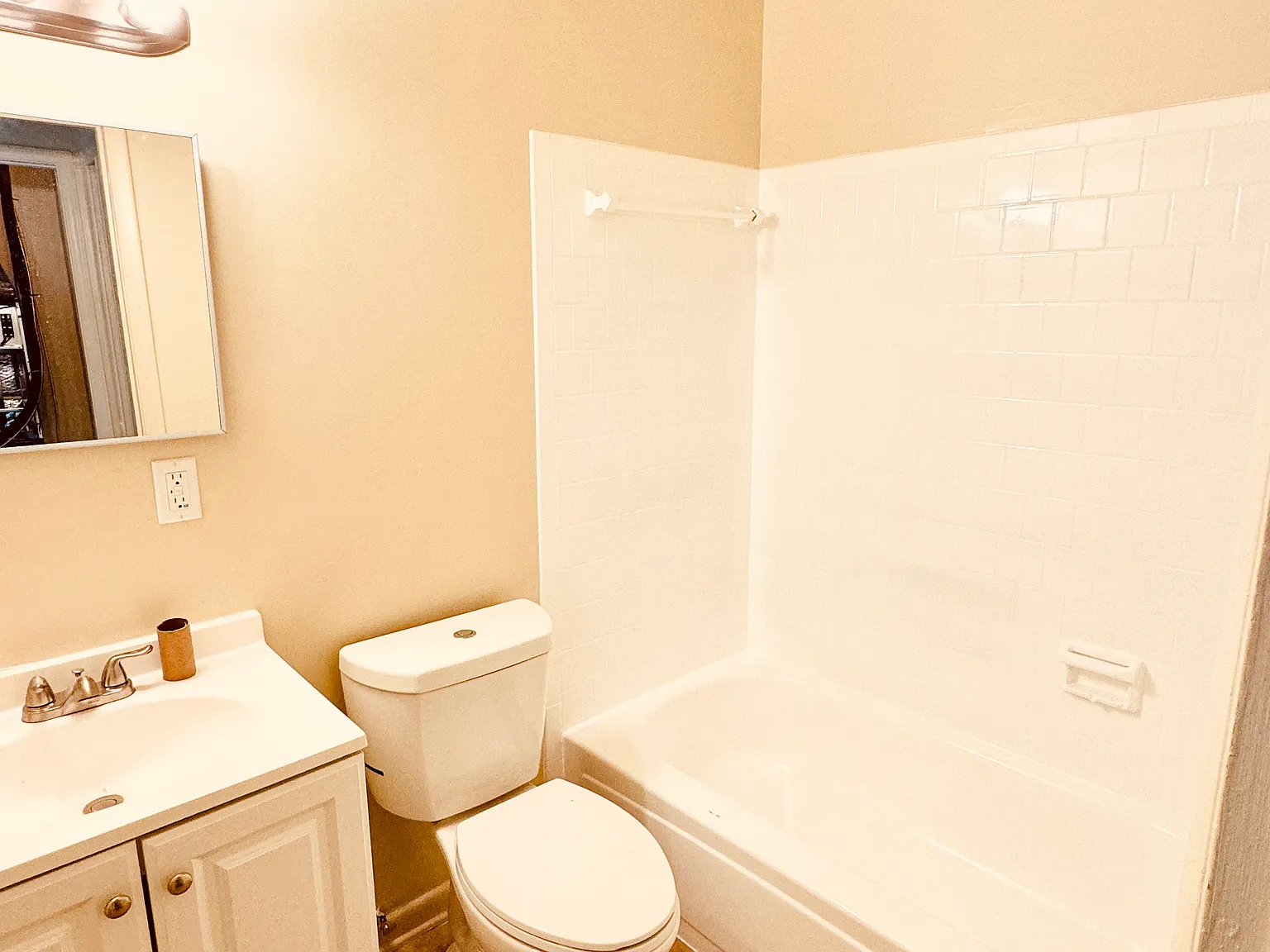 2530 Park Pl SE — Photo 2