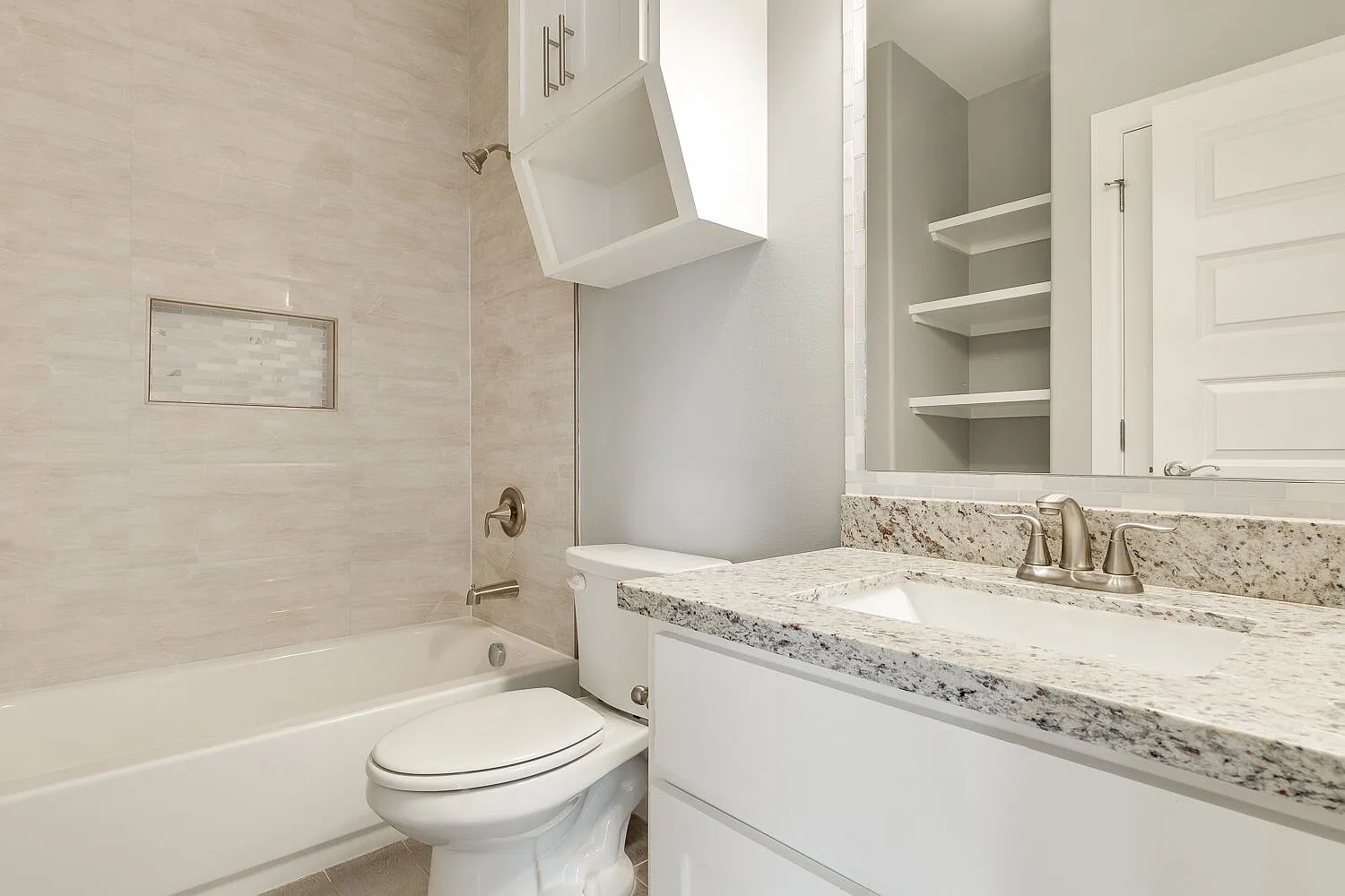 2 bed, 975 sqft, $1,100 — Photo 4