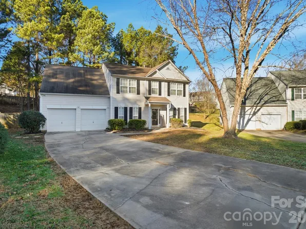8805 Red Tail Ct, Charlotte, NC 28269