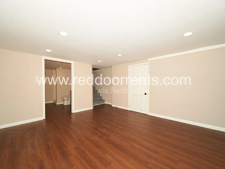 412 N Merrill St — Photo 16