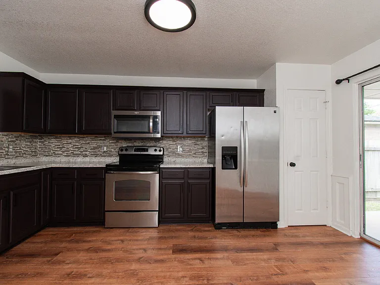 1213 Fox Creek Dr — Photo 7