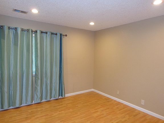 3rd image of 5489 Sean Cir
