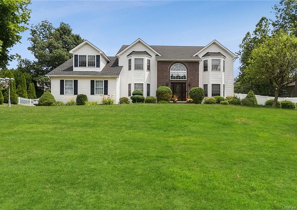 1st image of 109 Pelham Dr