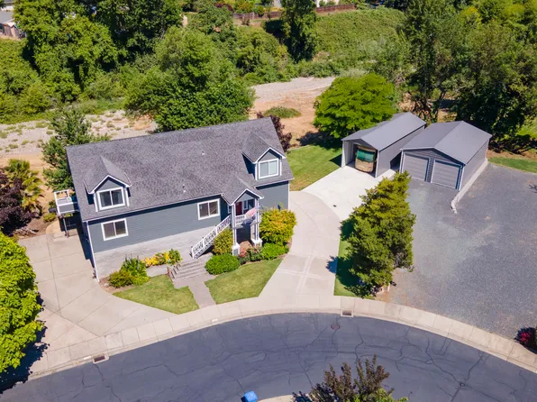 106 Creek View Ln, Rogue River, OR 97537
