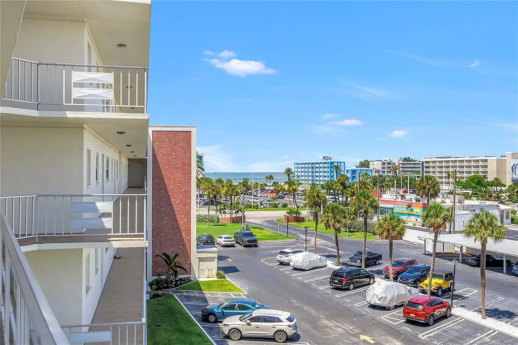 2 bed, 2.0 bath, 1350 sqft, $3,100 — Photo 4
