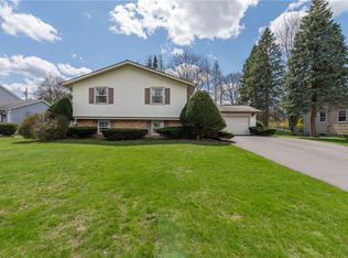 49 Courtly Cir, Rochester, NY 14615