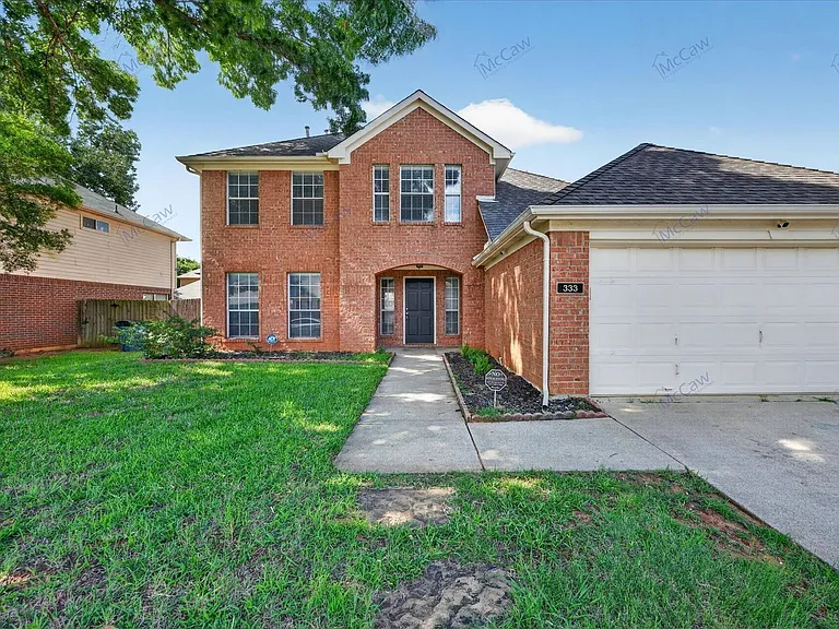 333 Stately Oak Ln — Photo 2