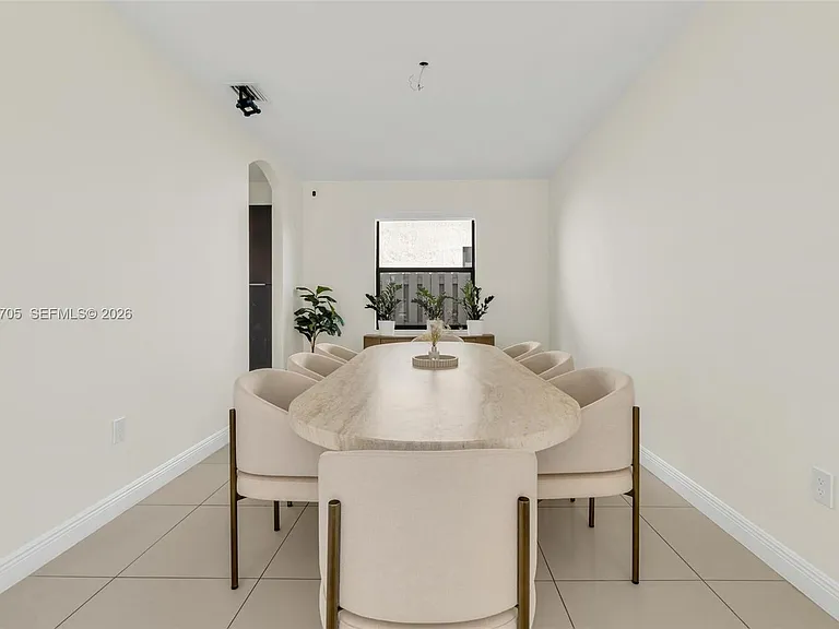 10204 NW 86th St — Photo 11