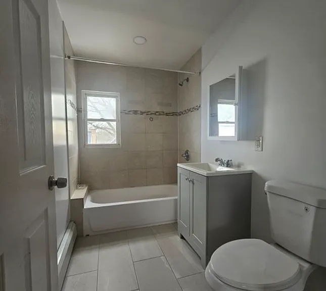 20 Monroe St #3 — Photo 1