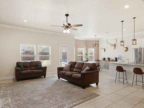 3rd image of 113 Sitting Bull Ln