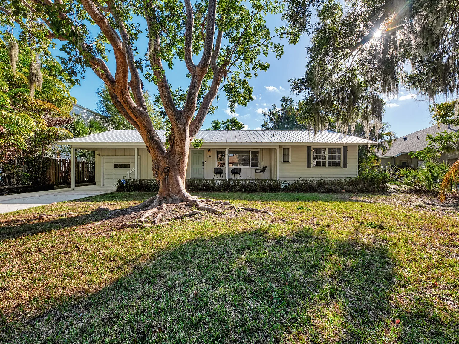 3 bed, 1.5 bath, 1461 sqft, $8,000 — Photo 1