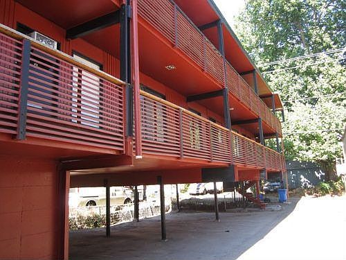 Building Photo 3