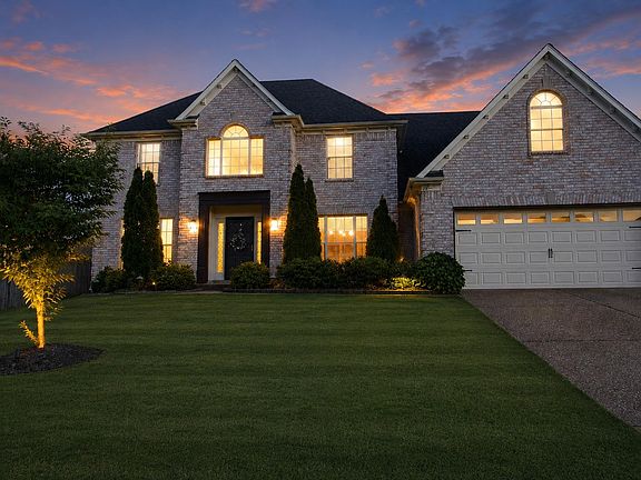 2nd image of 25 Whispering Ridge Cv