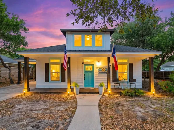 118 Woodland St, Rockport, TX 78382