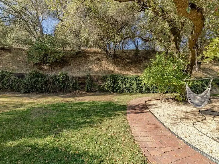 570 Guadalupe Dr — Photo 18