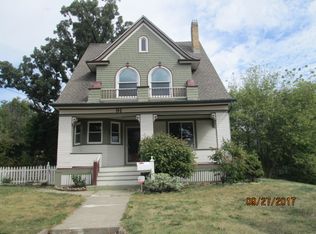 91 S Jackson St, Elgin, IL 60123