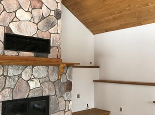 5071 Arnold Rd, Duluth, MN 55803