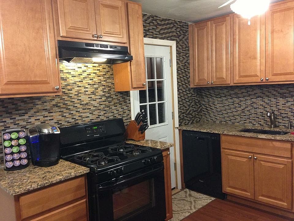 2nd image of 764 W Scott Ave