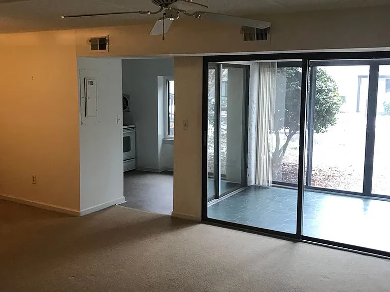 37 Spring Ct — Photo 5
