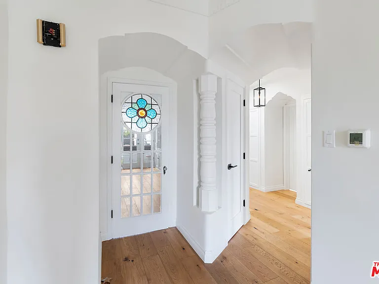 1018 S Stanley Ave — Photo 12