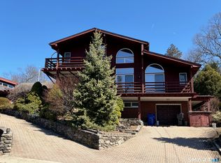 31 Mountain View Dr, Brookfield, CT 06804