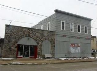 119 N Main St, Dousman, WI 53118