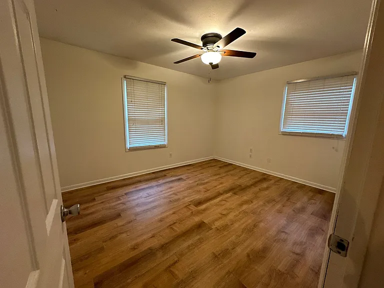 4624 Fairview Dr — Photo 26