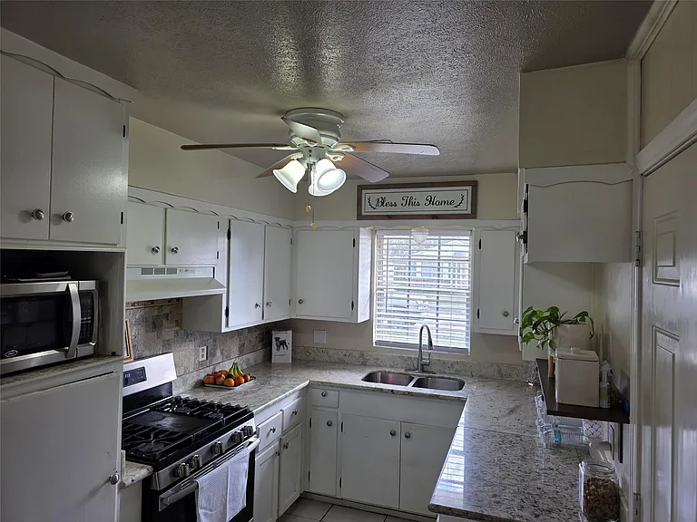 10315 Carthage Dr — Photo 8