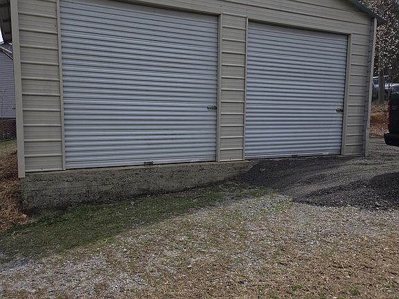 4th image of 8011 Bradford Rd