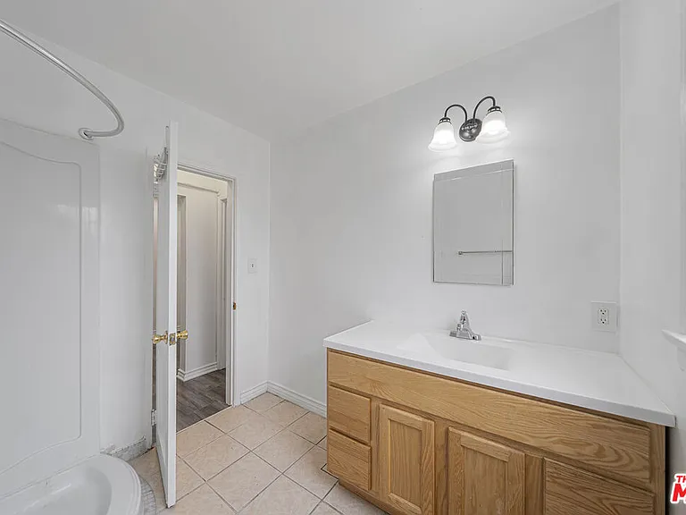 1238 S Beverly Glen Blvd #17 — Photo 11