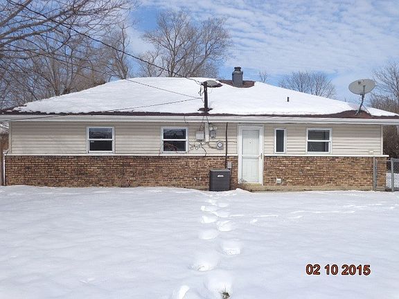 3rd image of 163 Shabbona Dr