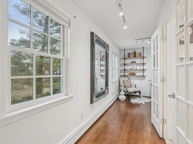 9 Oakwood Ave — Photo 28