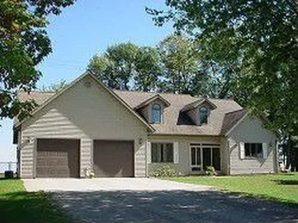 3086 N Two Mile Rd, Pinconning, MI 48650