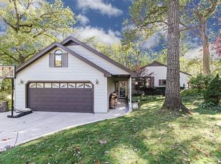 391 W Creekwood Dr, Palatine, IL 60074